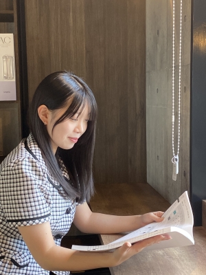 中村朱里.jpg